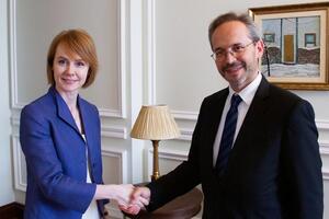 Зеркаль зустрілася із Пфандлером