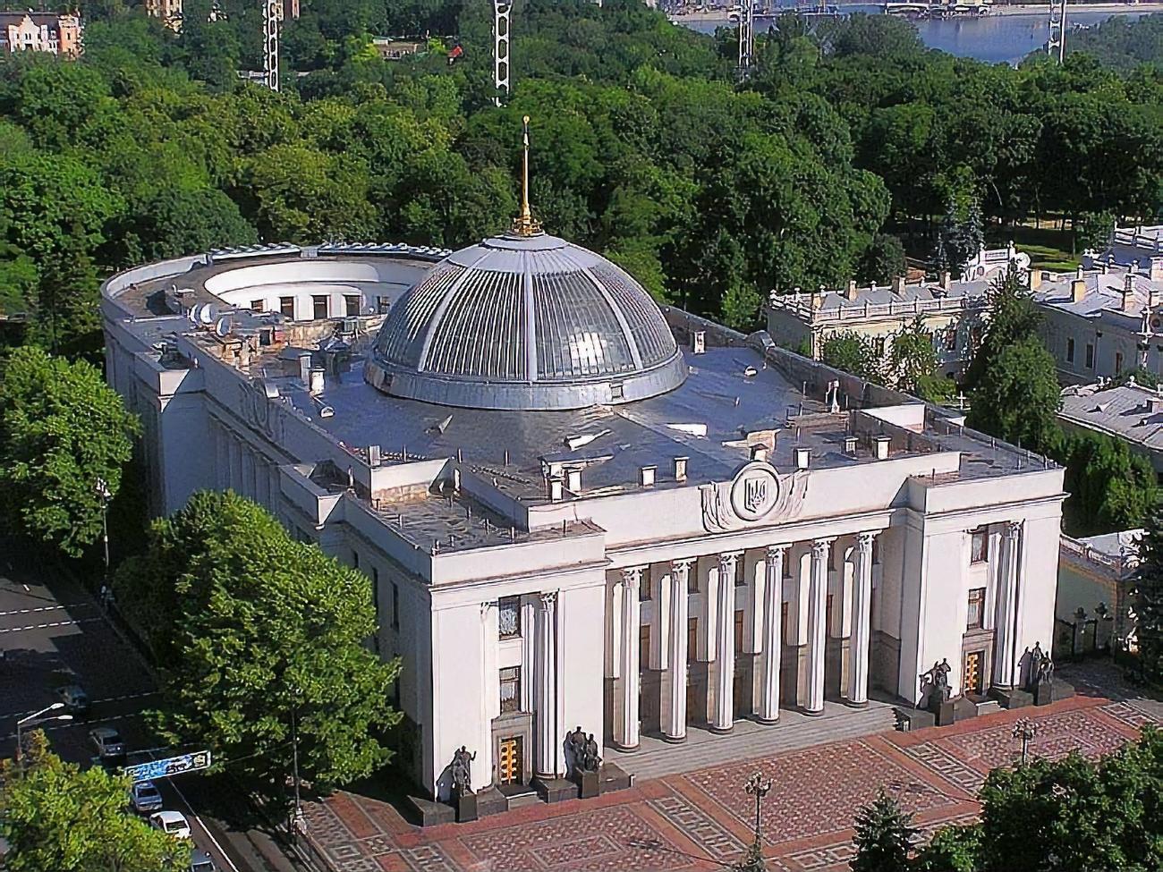 Перше засідання Верховної Ради нового скликання відбудеться 29 серпня