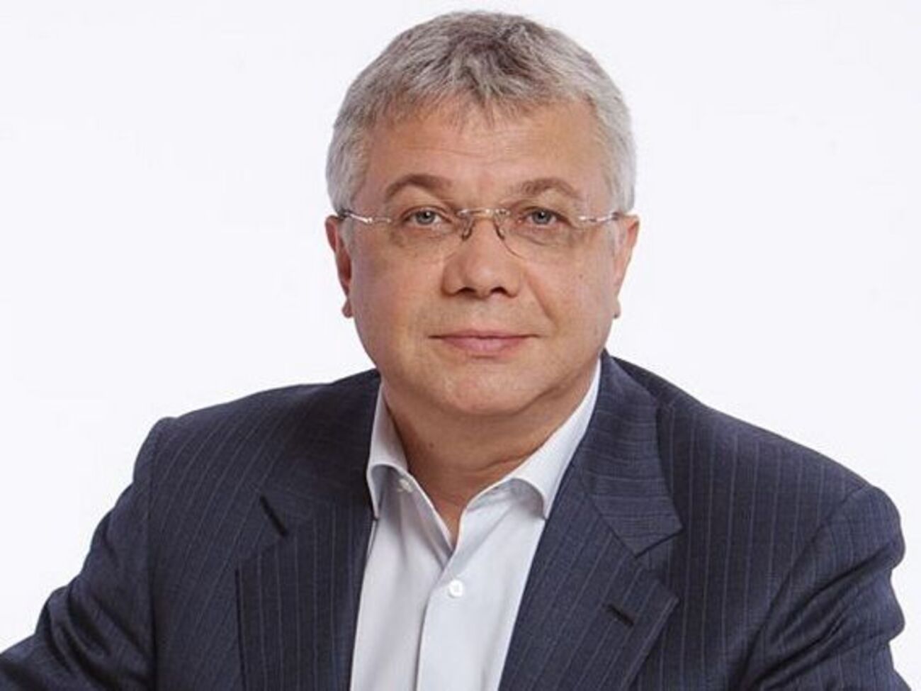 Сейчас на Донбассе нужна новая граница по линии соприкосновения огня с голубыми касками, и на ближайшие 10 лет забыть о нем