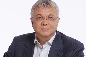 Сейчас на Донбассе нужна новая граница по линии соприкосновения огня с голубыми касками, и на ближайшие 10 лет забыть о нем