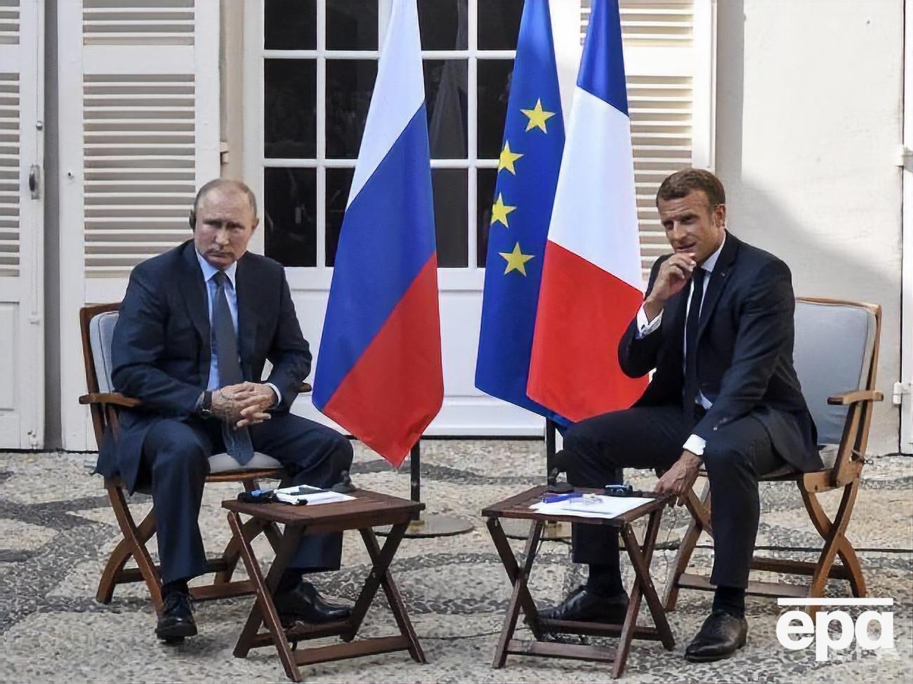 Путін (на фото ліворуч) і Макрон зустрічалися у Франції
