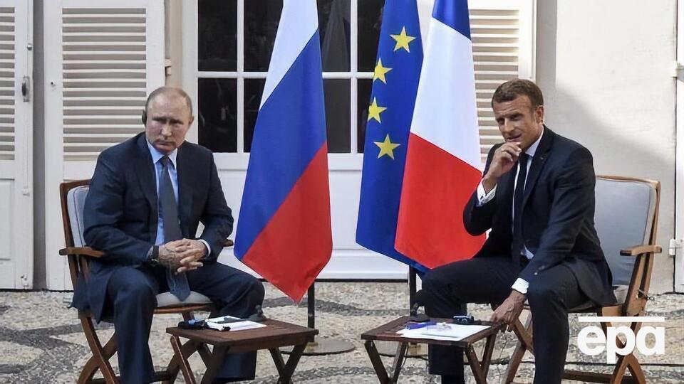 Путін (на фото ліворуч) і Макрон зустрічалися у Франції