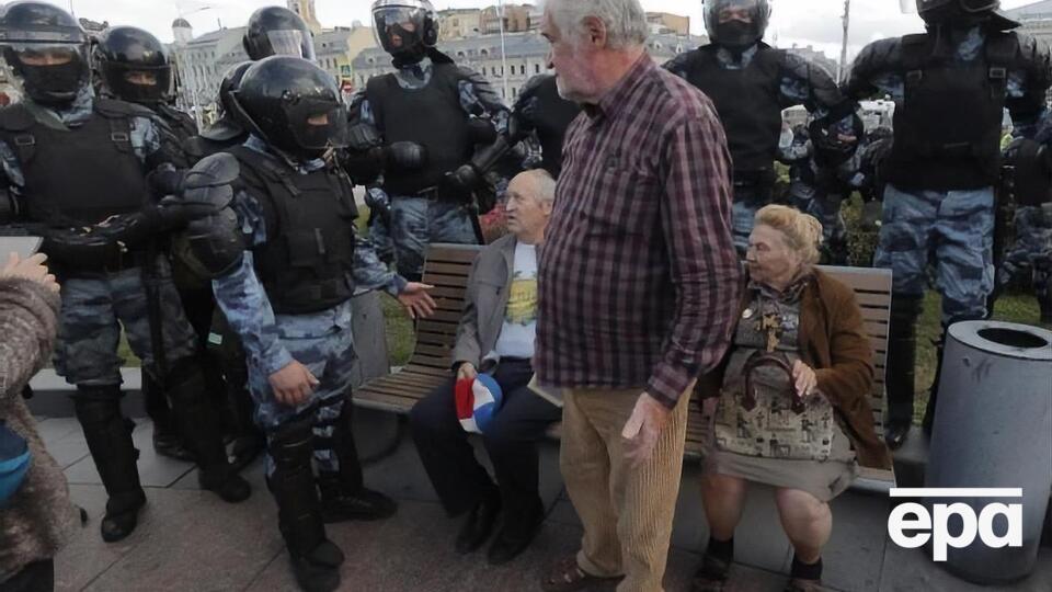 На акціях протесту російська поліція затримала понад 2 тис. осіб