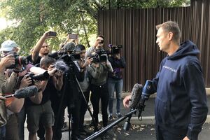 Начальник спецприймальника вимагав додати до строку арешту час, проведений Навальним у лікарні, проте суд відмовив