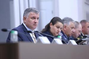 Аваков ожидает от главы Национальной полиции Украины соответствующих представлений до конца сегодняшнего дня