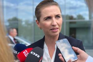 Фредеріксен кілька разів підкреслювала, що продаж Гренландії не обговорюється