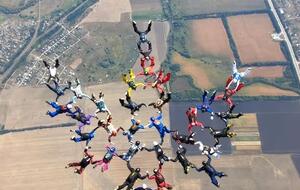 Фігуру склали над аеродромом Коротич