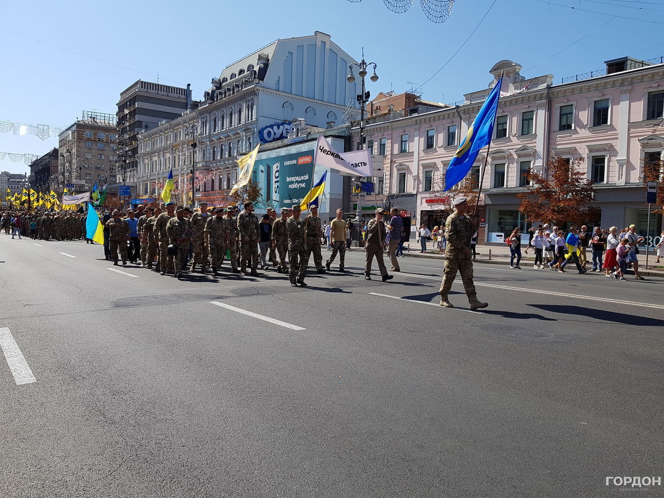 У Києві відбувається Марш захисників України. Фоторепортаж