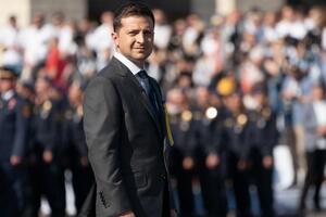 Владимир Зеленский: Мы должны быть едины, только тогда мы сильны. Понять, что рассчитывать должны только на себя. Не ссориться из-за прошлого, а объединиться ради будущего