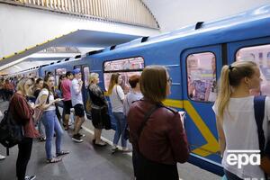 У київському метро перестануть продавати картки на деяких станціях