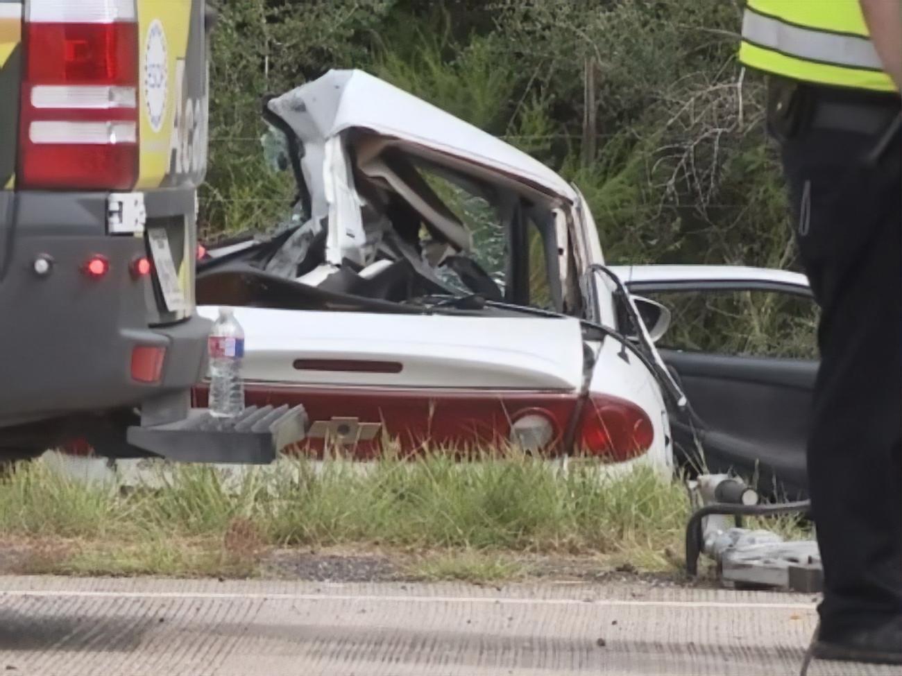Молодят збив пікап після виїзду зі стоянки