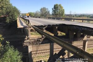 В результате обвала моста никто не пострадал