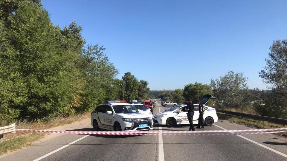 Движение в районе обрушившегося моста перекрыто