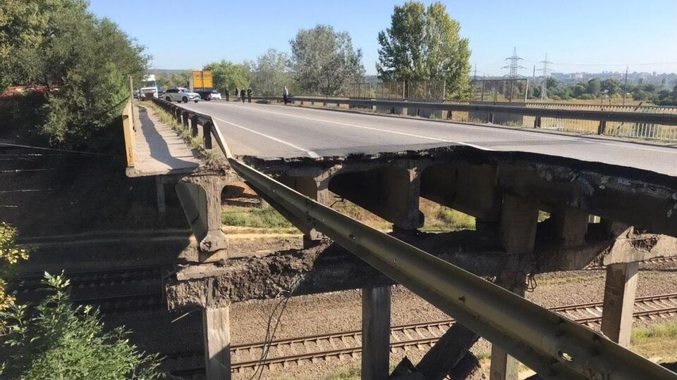 Міст обвалився 25 серпня