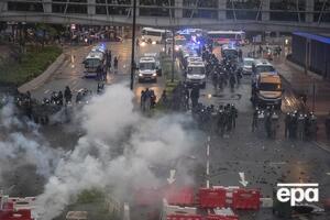Каждые выходные на улицах Гонконга появляются баррикады