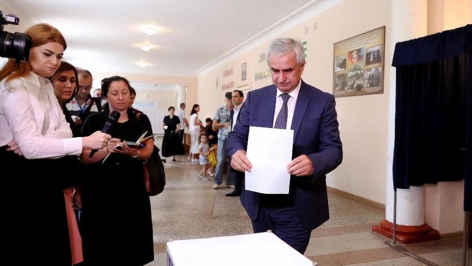 Хаджимба хочет остаться президентом Абхазии на второй срок