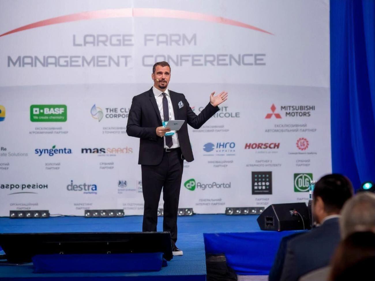 Ексглава "Укрспецекспорту" Бондарчук: Абромавичус (на фото) дозволяє собі ставити під сумнів компетентність топменеджменту "Укроборонпрому"