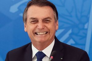 Болсонару напомнил, что Макрон назвал его “лжецом”