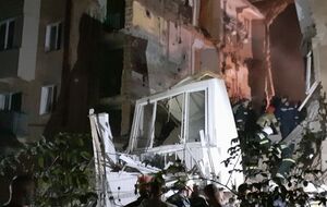 О 6.05 рятувальники виявили під завалами одного загиблого