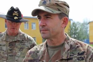 Підполковник Трейсі командує підготовкою українських військовослужбовців у Яворові