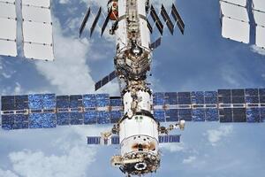 К МКС теперь пришвартованы два корабля "Союз"