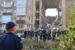 Приблизно о 2.50 28 серпня у Дрогобичі обвалилася частина чотириповерхового житлового будинку