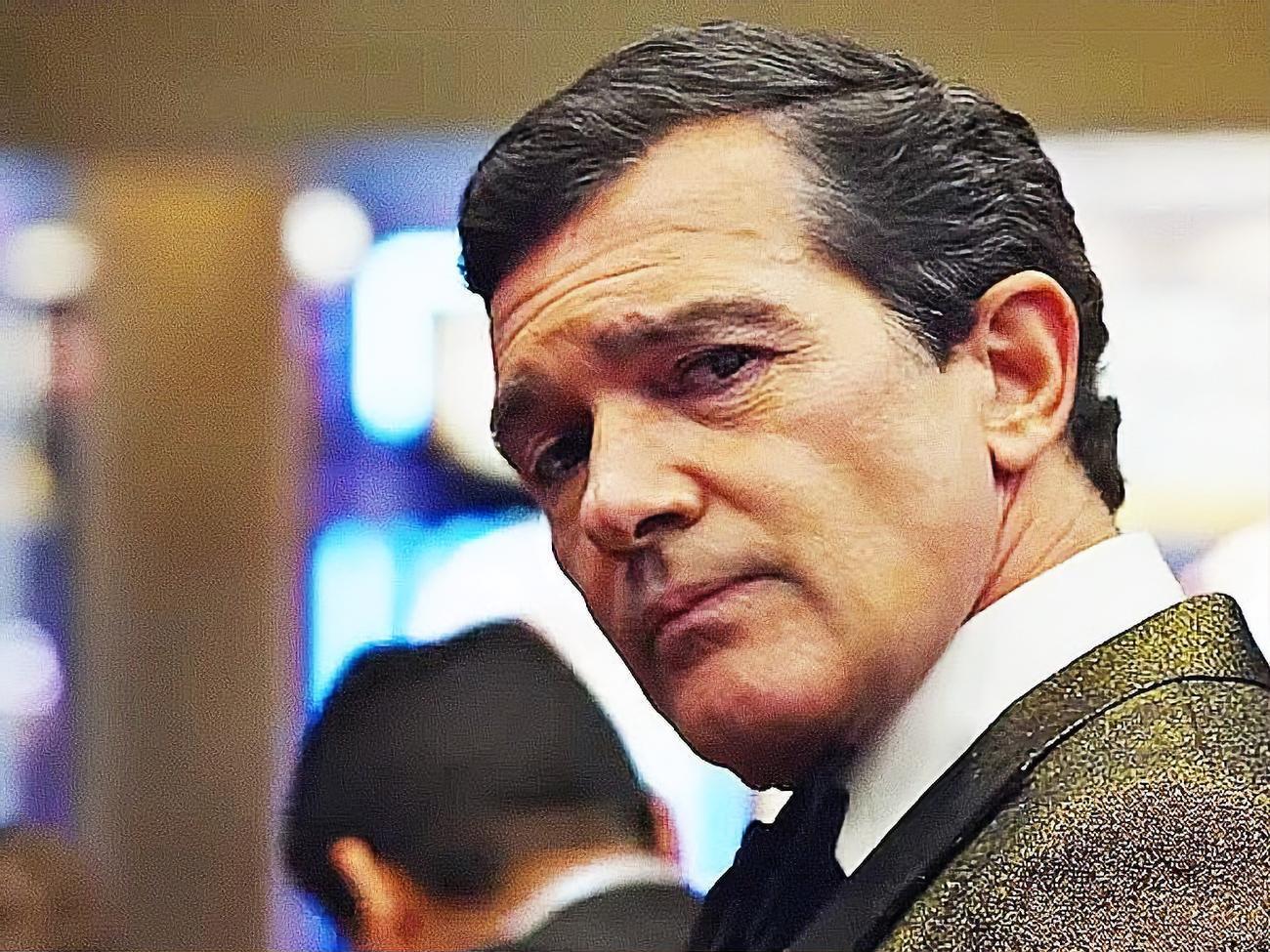 Бандерас исполняет одну из главных ролей