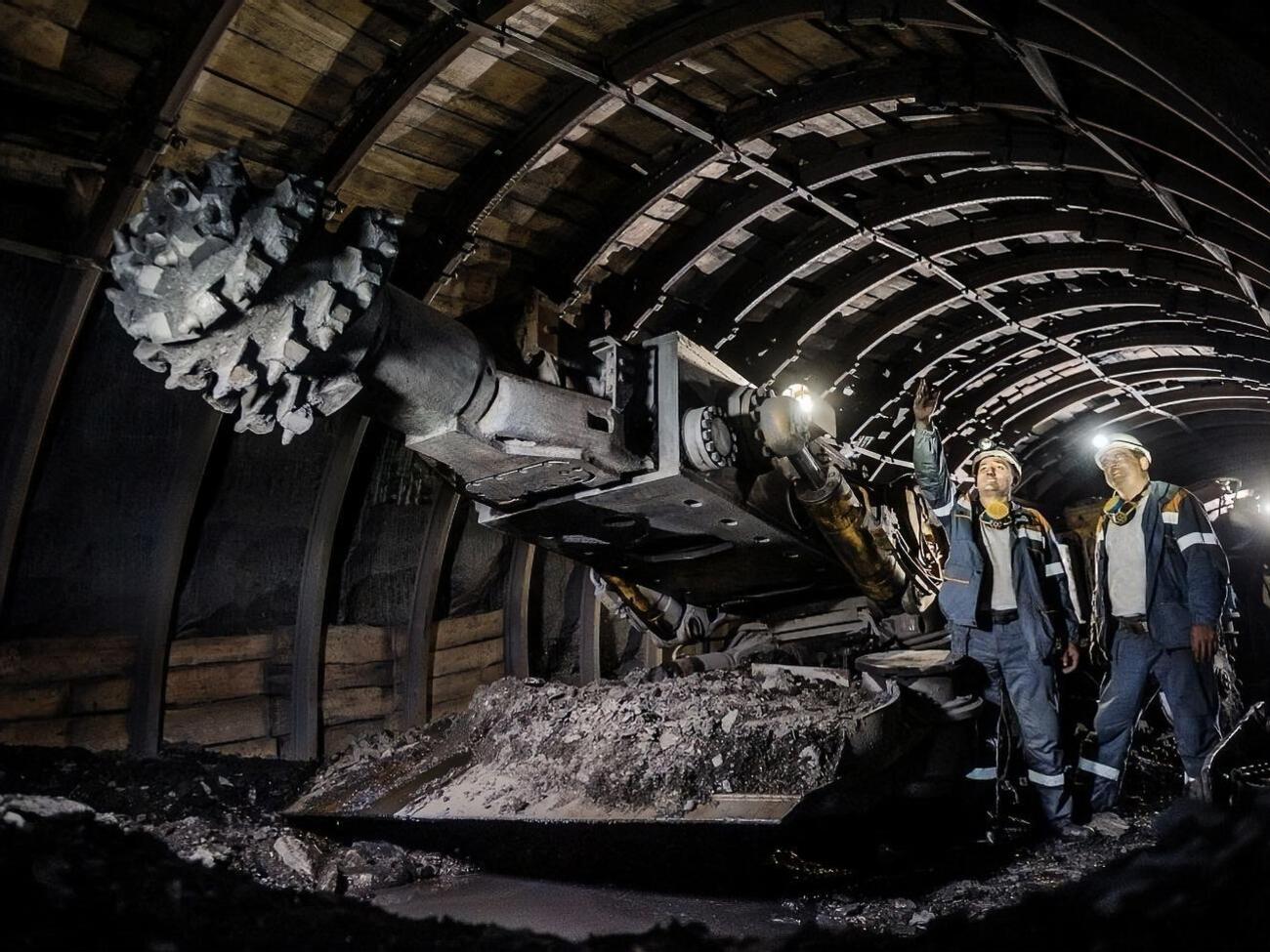 Суточная норма добычи угля на шахте на данный момент &ndash; 1600 тонн, запуск новой лавы позволит добывать около 3 тыс. тонн в сутки