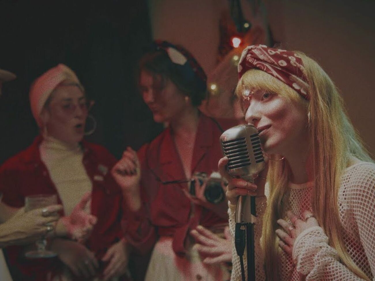 Ingret: Любовь рождается тогда, когда ты ни о чем не думаешь. Слушай сердце. Действуй, как оно говорит тебе. Тогда будет по-настоящему горячо