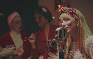 Ingret: Любовь рождается тогда, когда ты ни о чем не думаешь. Слушай сердце. Действуй, как оно говорит тебе. Тогда будет по-настоящему горячо