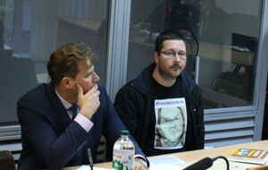 Єжов зобов'язався не змінювати своїх свідчень і співпрацювати зі стороною обвинувачення
