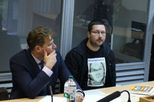 Ежов обязался не менять свои показания и сотрудничать со стороной обвинения