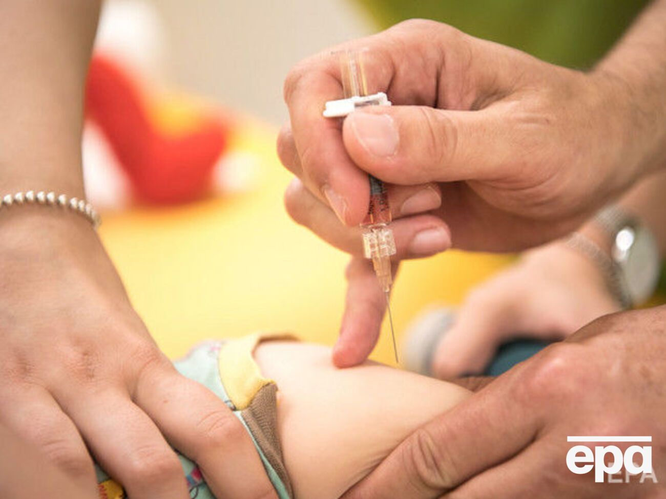 Специфического лечения кори нет,&nbsp;вакцинация &ndash; это единственная надежная защита&nbsp;