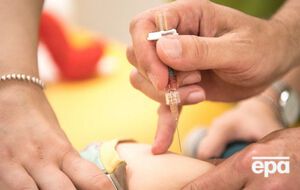 Специфического лечения кори нет, вакцинация – это единственная надежная защита