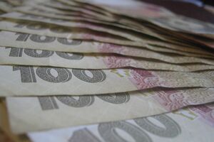 Підприємства офіційно працевлаштували 11,8 тис. осіб після перевірок податківців