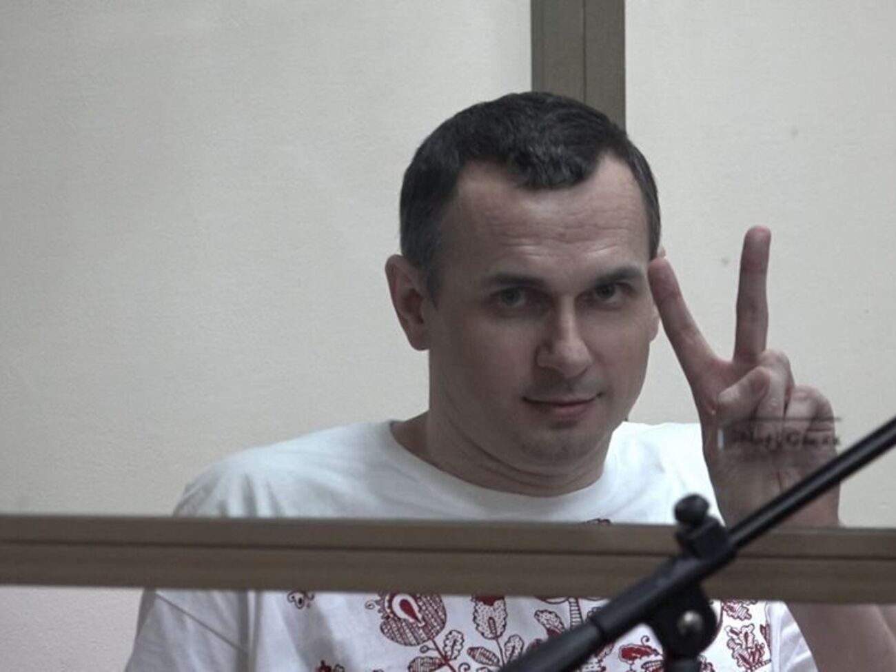 За даними ЗМІ, Сенцов відмовився писати звернення до Путіна із проханням його помилувати