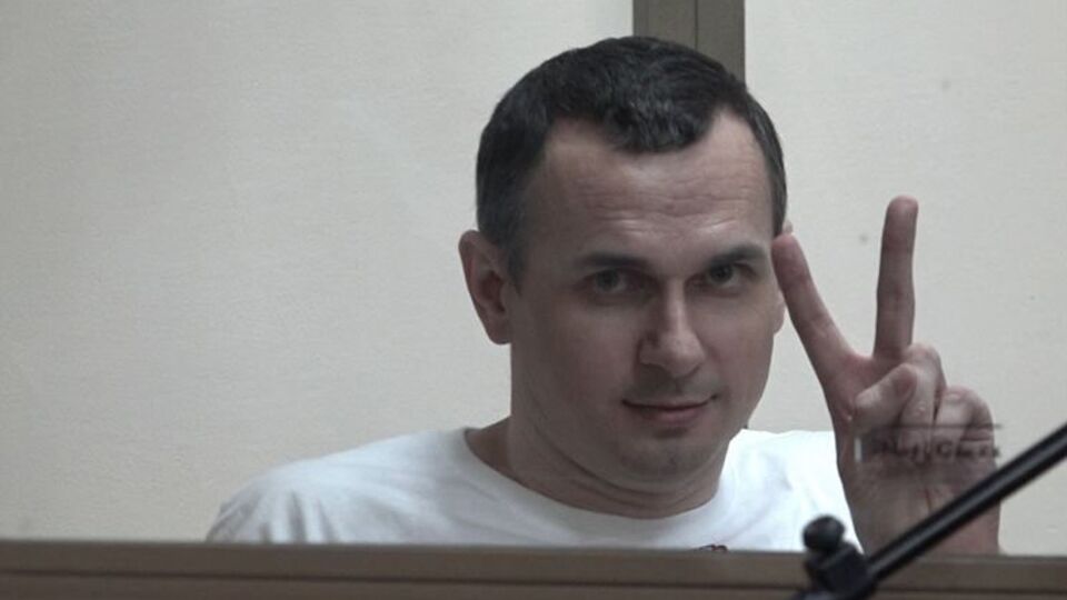 За даними ЗМІ, Сенцов відмовився писати звернення до Путіна із проханням його помилувати