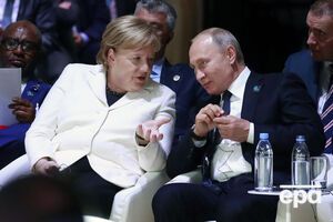 Меркель и Путин договорились продолжить подготовку к саммиту