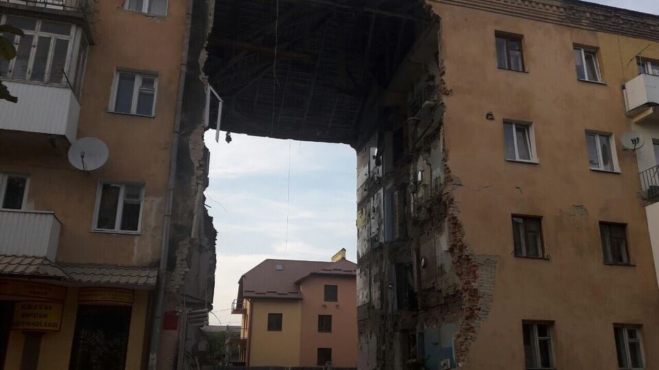 Частина житлового будинку у Дрогобичі обвалилася 28 серпня