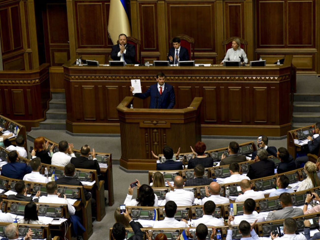 Гончарук выступил против госрегулирования цен на энергоносители