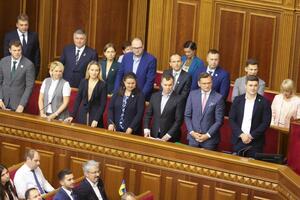 Часть новых министров стала в политике теми самыми новыми лицами, приход которых обещал президент Владимир Зеленский