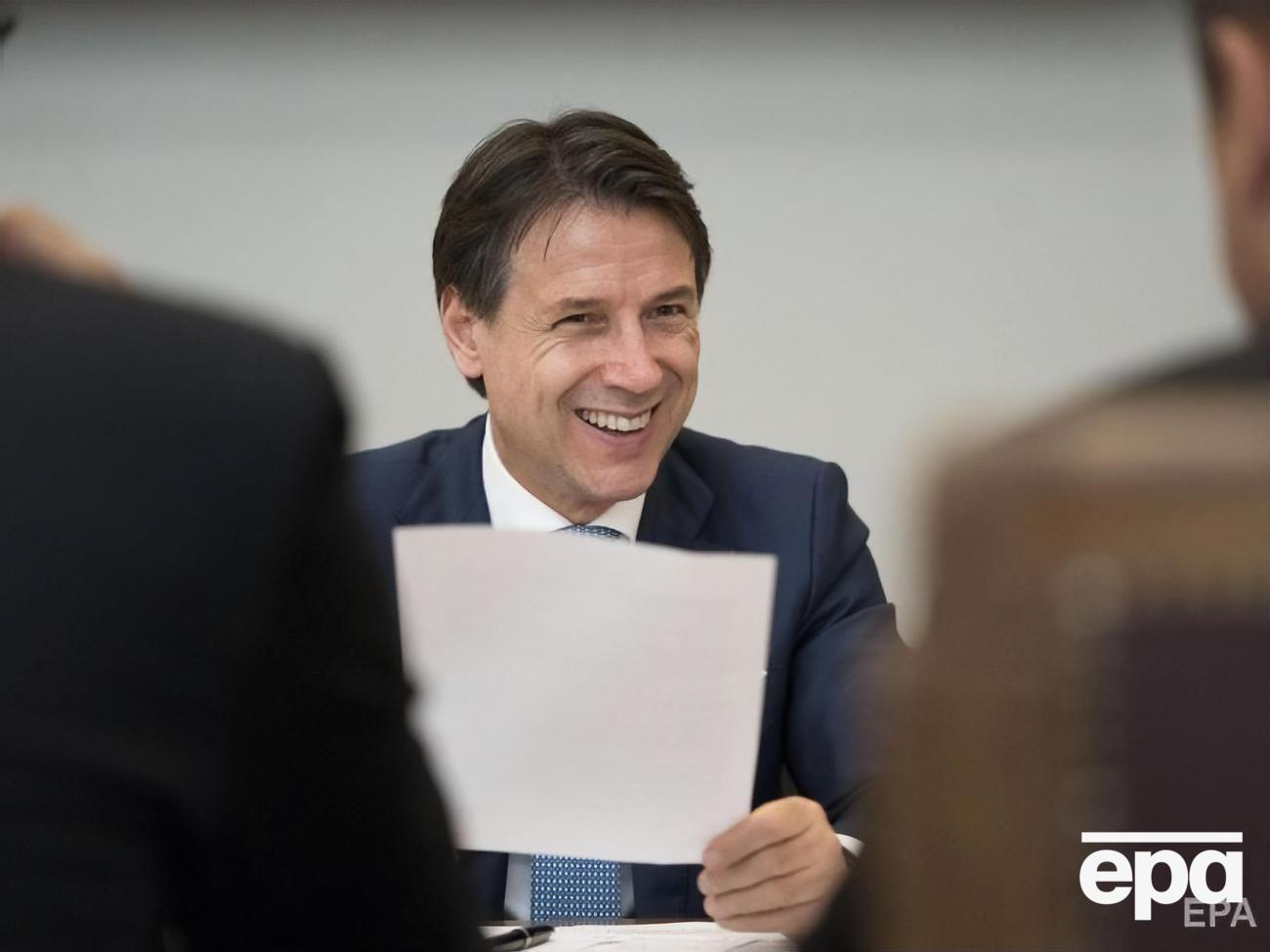 Конте проводит консультации с парламентариями