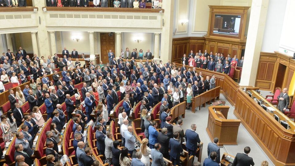 Предлагается ввести дополнительные основания для досрочного прекращения полномочий народного депутата