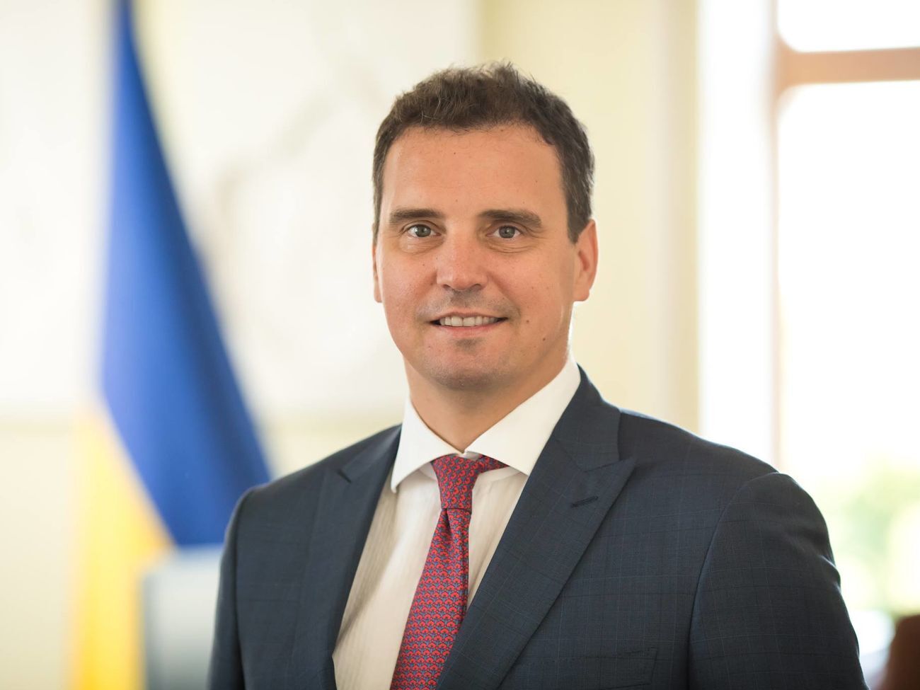 Перед призначенням гендиректором Абромавичуса звільнили від повноважень голови спостережної ради