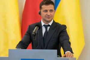 Зеленский: Здесь мы говорим с Польшей одним голосом