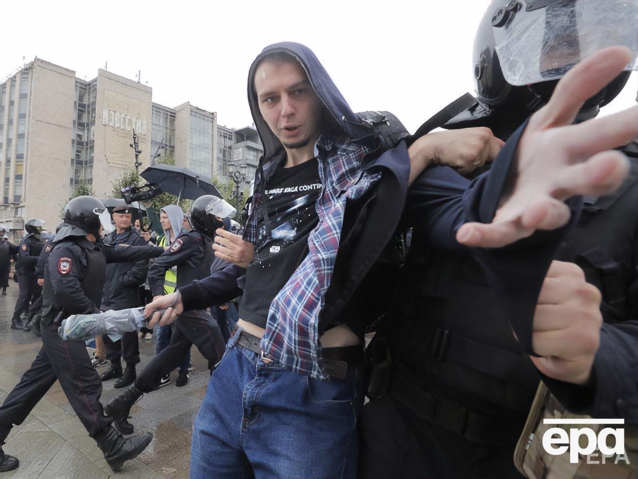 У Москві тривають протести у зв'язку з недопуском незалежних кандидатів на місцеві вибори. Фоторепортаж