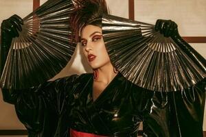 Maruv предстала в роли гейши