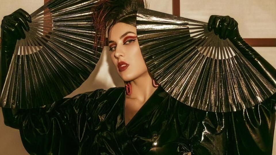 Maruv постала в ролі гейші
