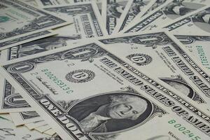 НБУ встановив курс валют на 6 серпня