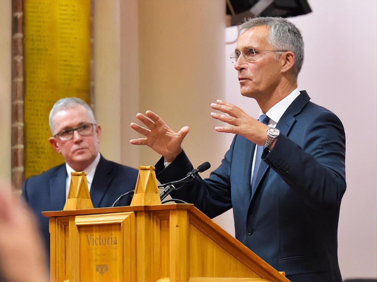 Столтенберг: Россия пытается вмешиваться и подрывать доверие к демократическим институтам в нескольких странах&nbsp;&ndash; членах НАТО